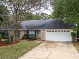 186 Country Club Rd, Shalimar, FL 32579