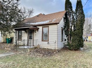 208 N 6th St, Kirkland, IL 60146