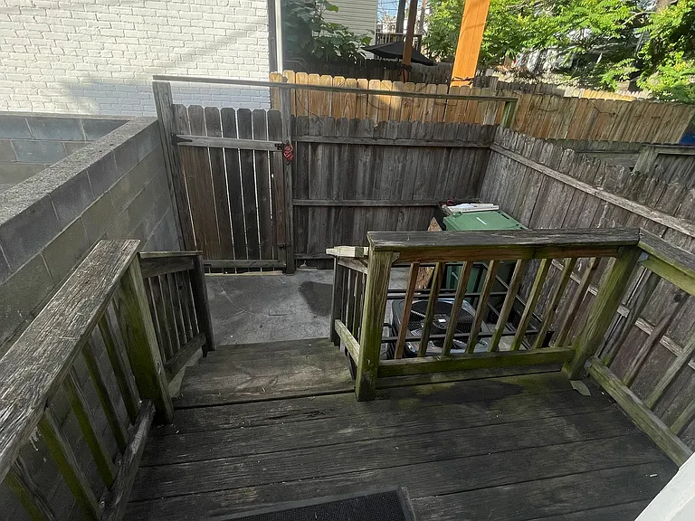 1127 S Carey St — Photo 17