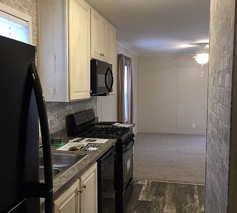 2nd image of 212 Woodcreek Ct