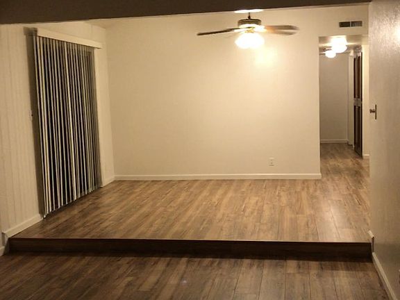 3rd image of 1304 Oak Terrace Ct #1304