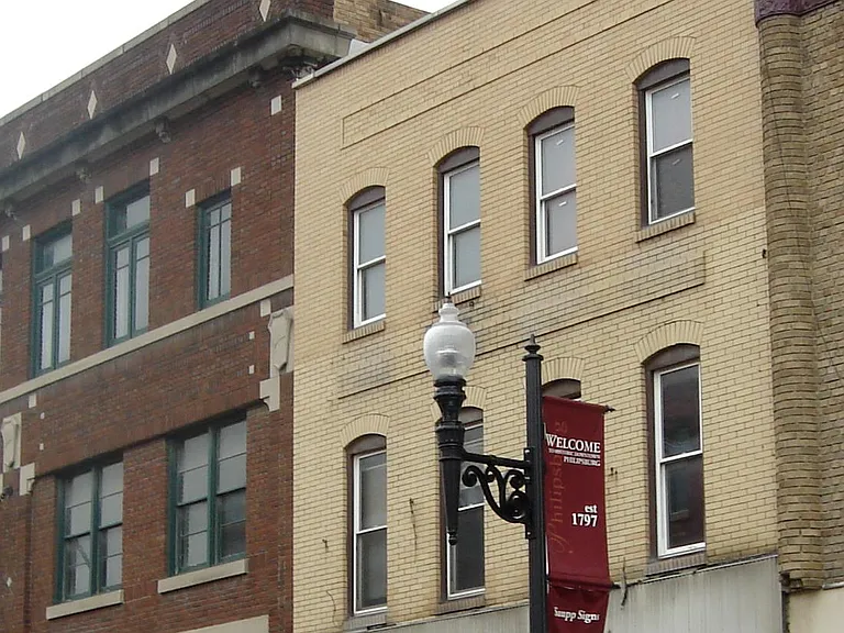 131 N Front St #A — Photo 2