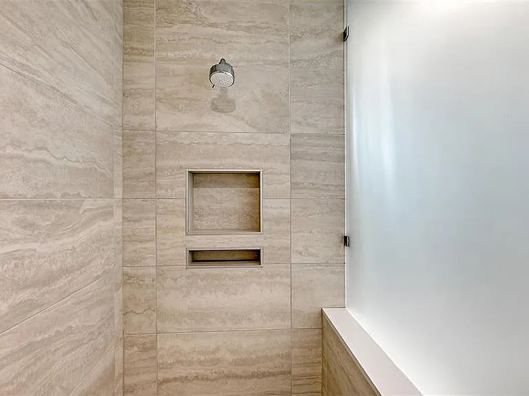301 Quay Cmn #606 — Photo 13