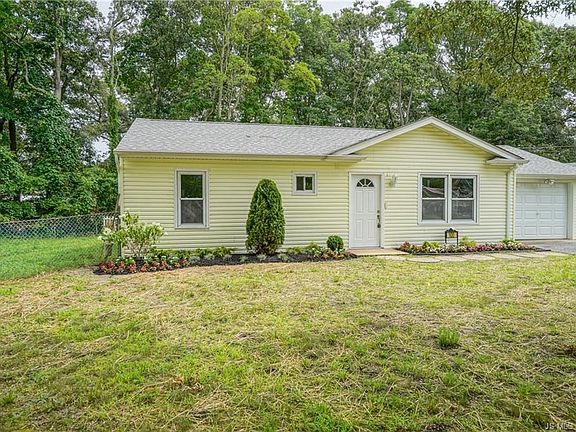 4th image of 100 N Point Ct