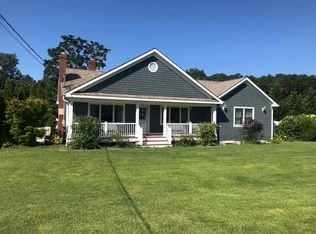 689 Mill Rd, Riverhead, NY 11901