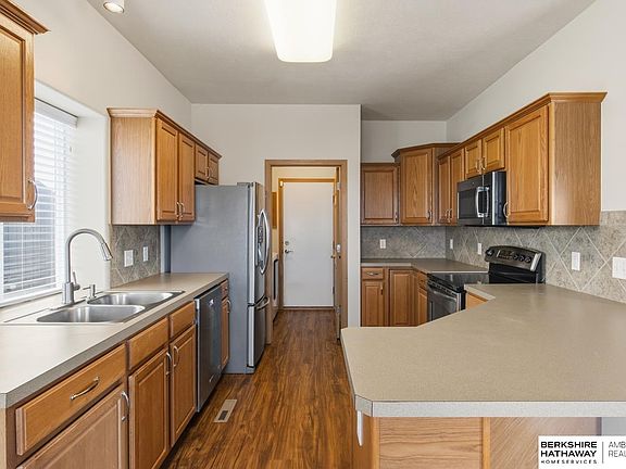3rd image of 6522 N 142nd Cir