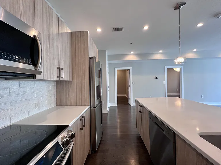 340 Adams St NE #302 — Photo 5