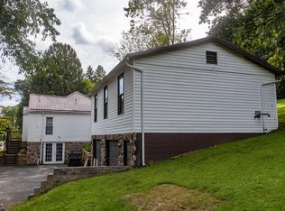 5359 Fairmont Rd, Rivesville, WV 26588