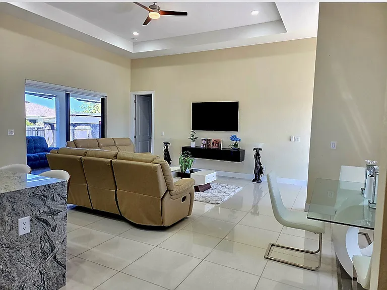 1140 NW 19th Ave — Photo 14