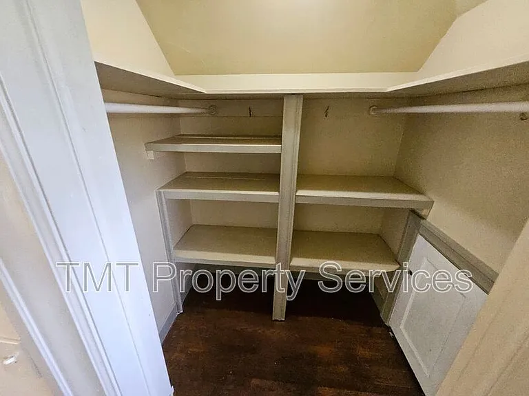 1214 N Pershing Ave — Photo 95