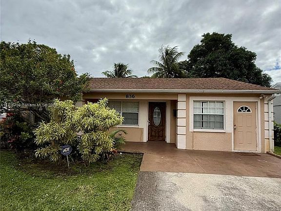 3rd image of 836 Bayberry Dr