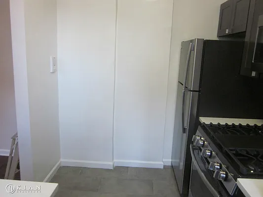 Rented by Kian Realty | media 44