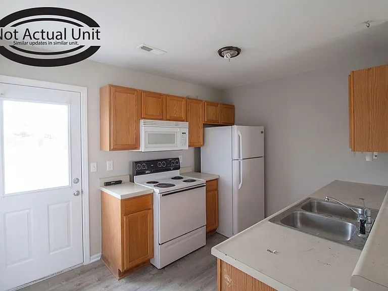 1638 High Quest Cir — Photo 8