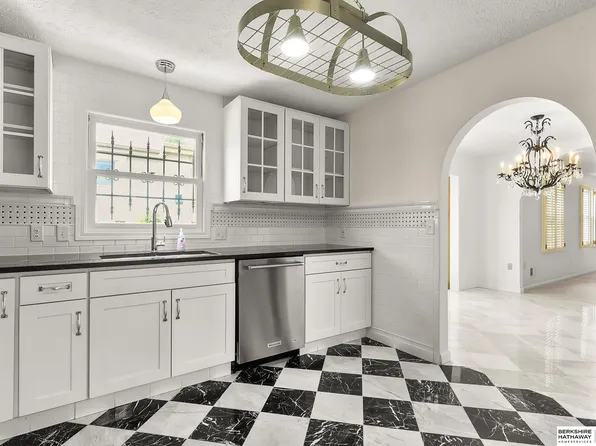 1907 S 116th St, Omaha, NE 68144