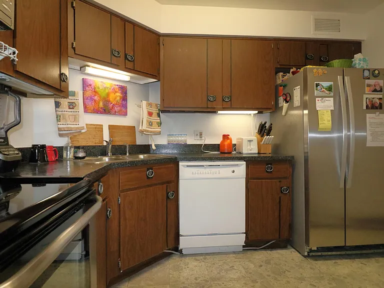 6033 N Sheridan Rd #24M — Photo 7