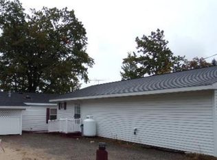 410 N Harding Ave, Harrison, MI 48625