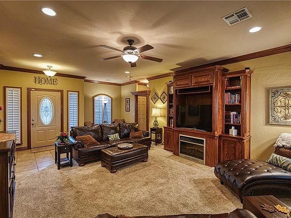 4th image of 1607 W E Ave