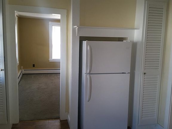 5th image of 18 Linden Pl #1