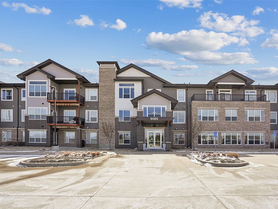 1st image of 9065 Bishop Dr #213