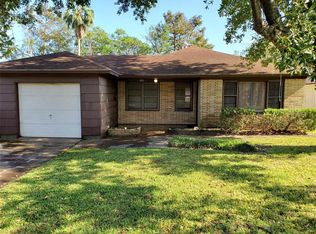 5112 Lakeshore Dr, Port Arthur, TX 77642
