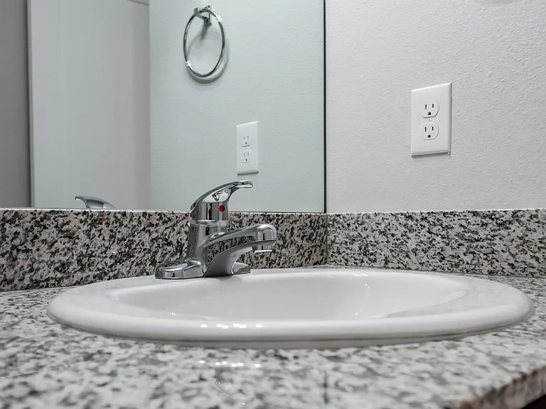 Evergreen Valley Apartments — Photo 3