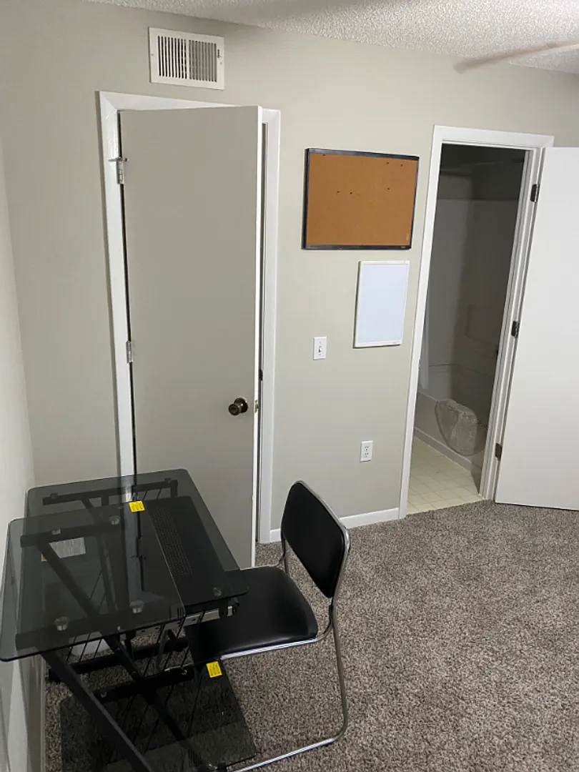 University Terrace Apt 210 — Photo 3
