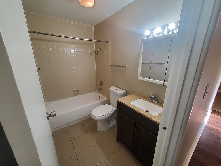Abbott Acres Apartments — Photo 60
