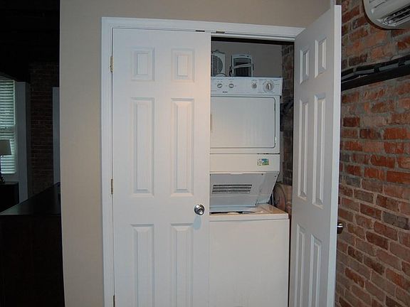 3rd image of 316 1/2 Park Ave SE
