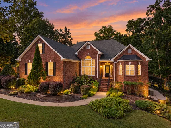 1616 Holly Ridge Dr, Loganville, GA 30052