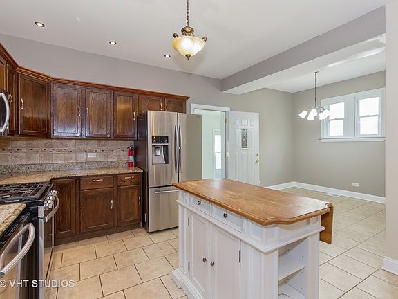 5th image of 1028 N Karlov Ave