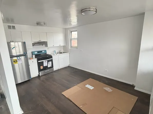 4750 Bedford Avenue image 5 of 8