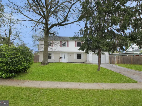 108 Shawmont Ln, Willingboro, NJ 08046