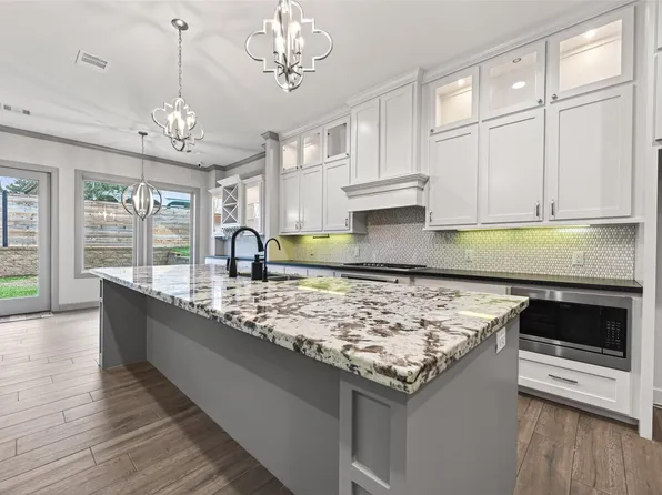 12379 Pebble View Dr, Conroe, TX 77304