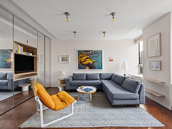 4th image of 15 W 53rd St #10H