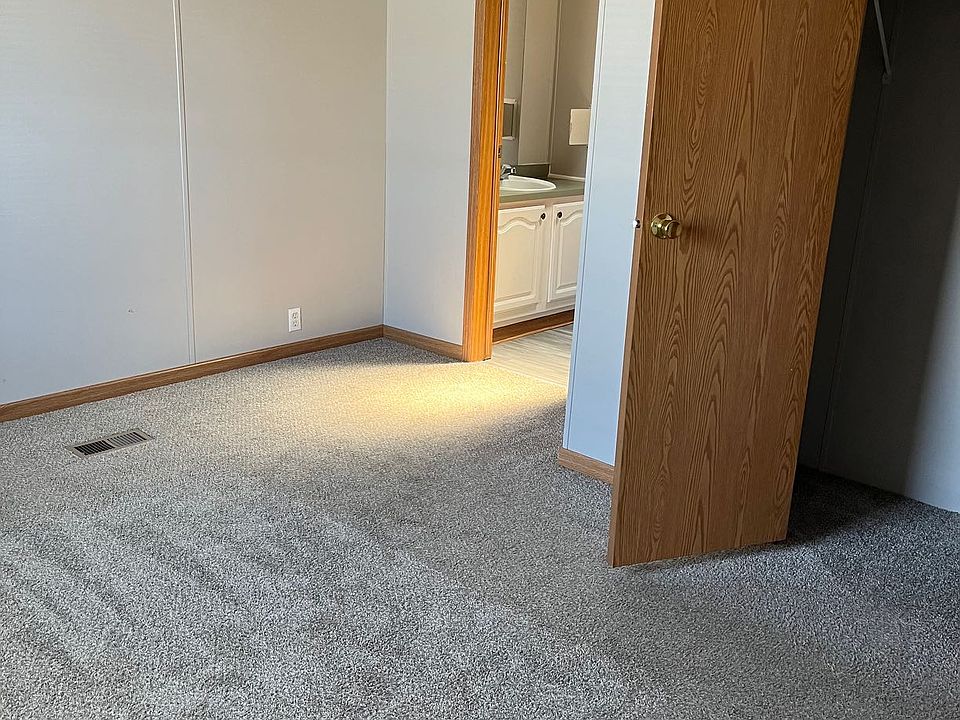 8315 Whitehorn Ln, Fenton, MI 48430 Zillow