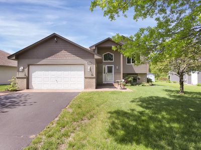 10102 Pleasure Creek Pkwy E, Blaine, MN, 55434