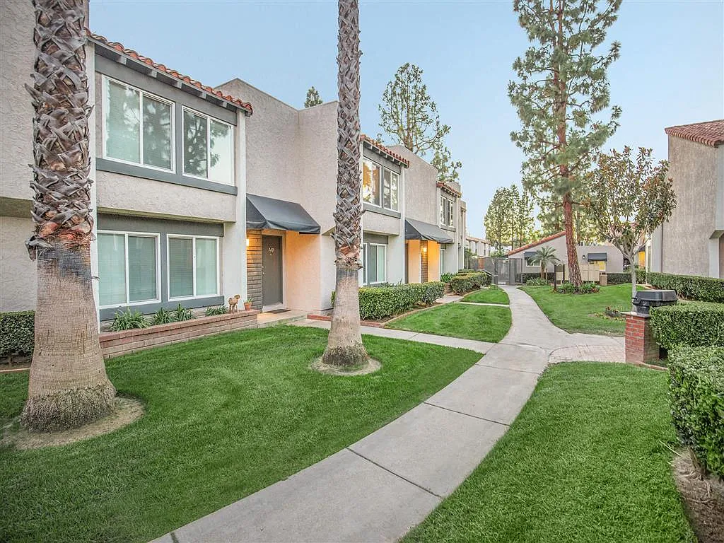 La Veta Grand Apartments — Photo 4
