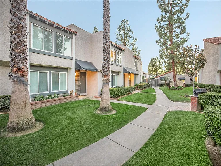La Veta Grand Apartments — Photo 4