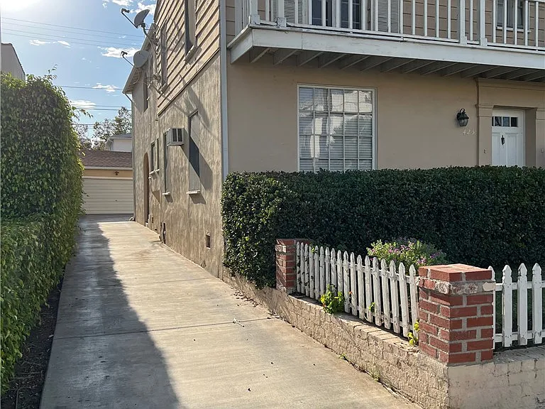 425 S Palm Dr — Photo 4