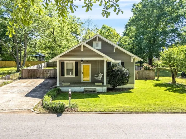 309 24th St, Opelika, AL 36801