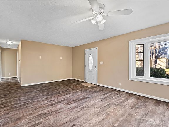 5th image of 1028 Kercher St