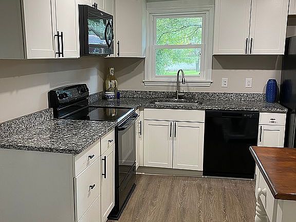 3rd image of 1219 Maxwell St