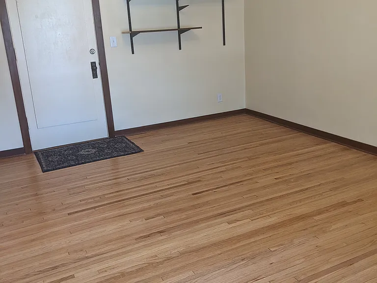 2733 Girard Ave S #303 — Photo 7