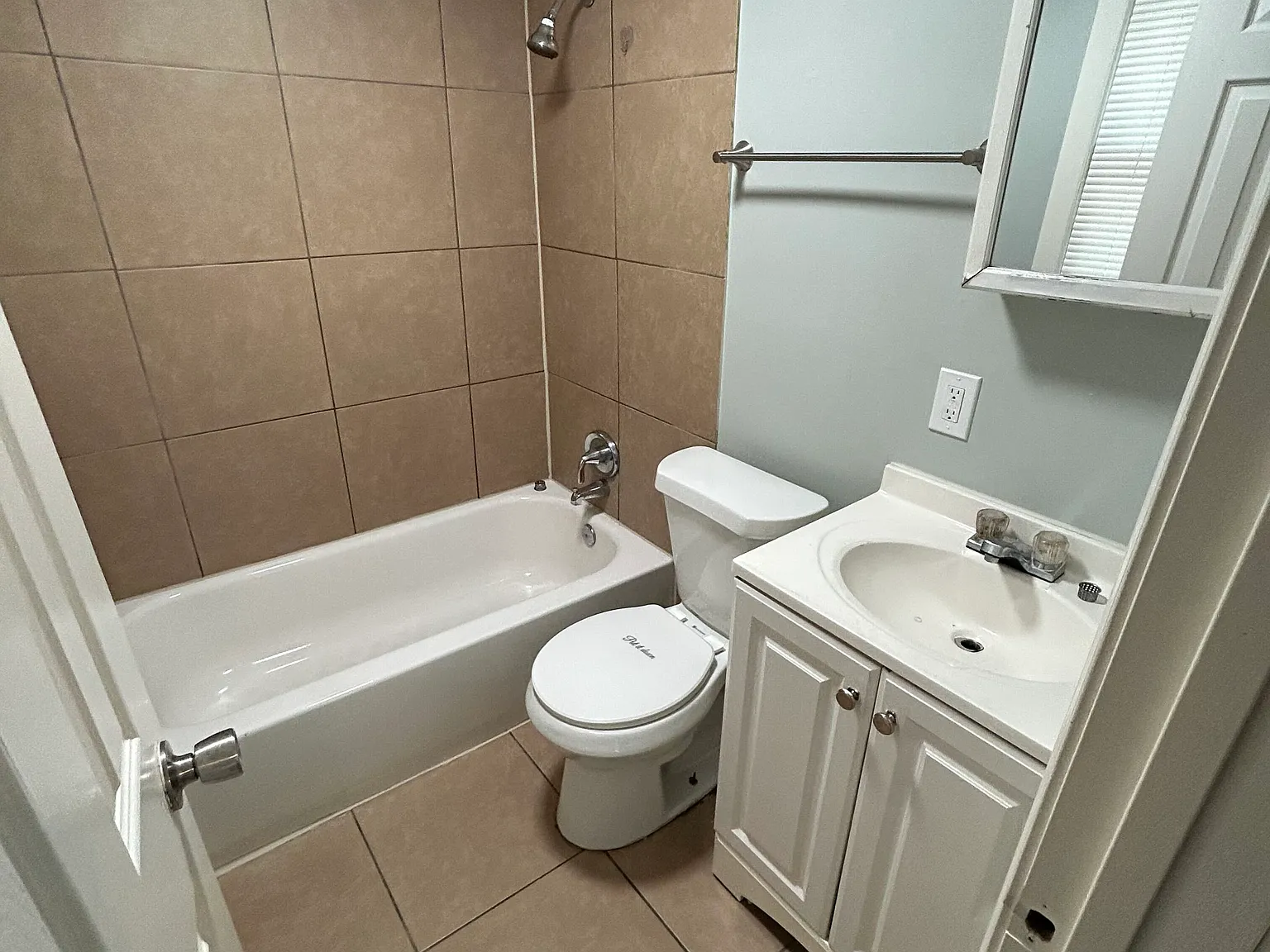 1 bed, 500 sqft, $595 — Photo 3