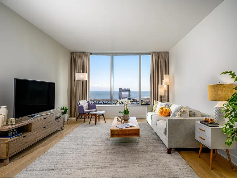 201 Folsom St #23F — Photo 2