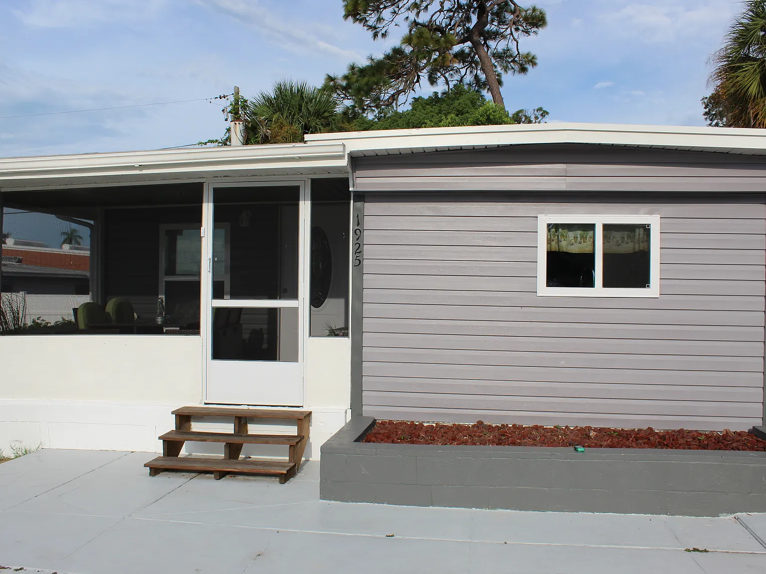 1925 Speck Dr — Photo 2