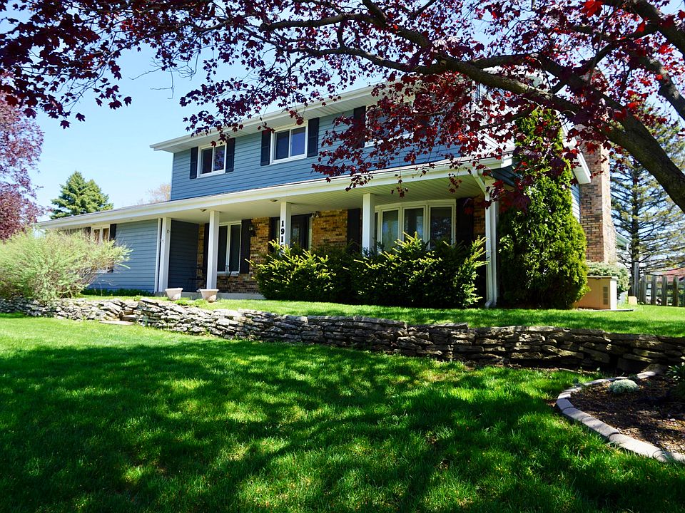 1st image of 1910 S Park Wood Ln