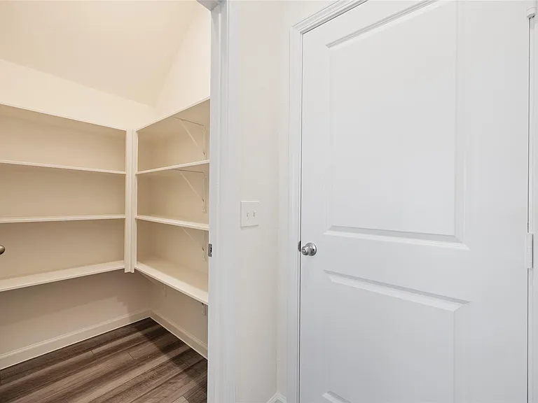 8807 Vacek Crossing Way — Photo 24