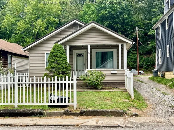 818 Chestnut St, South Charleston, WV 25309