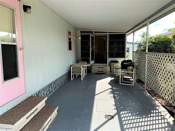 3rd image of 17 E Horton Ave